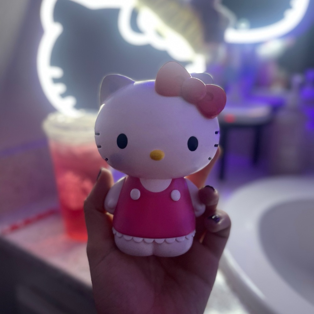 Hello Kitty Figure